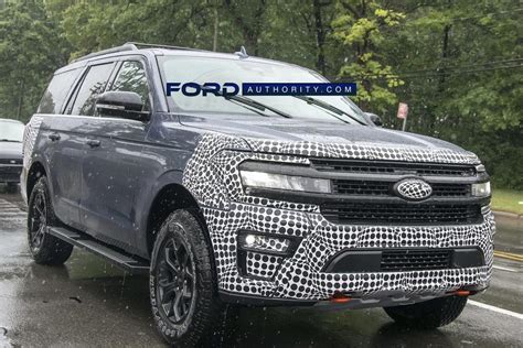 New 2022 Ford Expedition Photos Reveal Exterior Styling Updates
