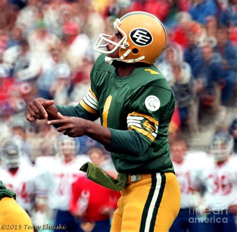 Fresh off signing a new two year deal with the edmonton football team, kwaku boateng joined corey graham to talk about his excitement to get. Edmonton Eskimos Football - Warren Moon 1982 Photograph by ...
