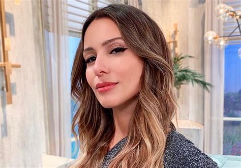 Capaz tengo pensado un puntaje pero lo cambio según lo que ponga de brito la jurada no dudó en compartir su forma de evaluar a. La metamorfosis de Carolina "Pampita" Ardohaín - Radio Mitre