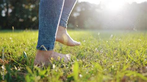 Video „bare Feet Walking On The Grass A Teenager Girl Takes Off Her Shoes Walking Bare Bare