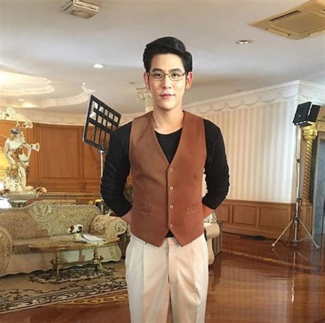 พอร์ช ศรัณย์ โชว์ผลแห่งความตั้งใจ กลับมาผอมหล่อ รอดูซิกแพค : โดนด่าว่าเป็นพระเอกสามชั้น ตอนนี้ พอร์ช ศรัณย์ ผอมแล้วยะ