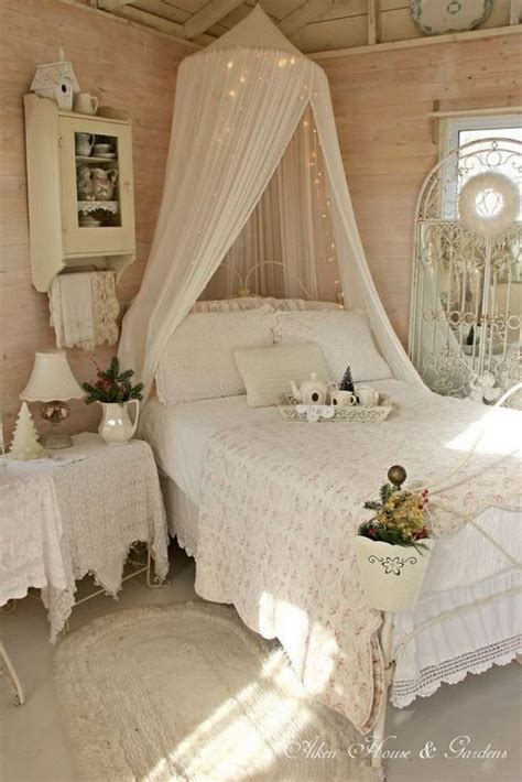 33 Cute And Simple Shabby Chic Bedroom Decorating Ideas Ecstasycoffee