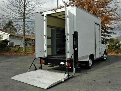 Maybe you would like to learn more about one of these? Ford CUTAWAY BOX / LIFT / SIDE DOOR (2013) : Van / Box Trucks