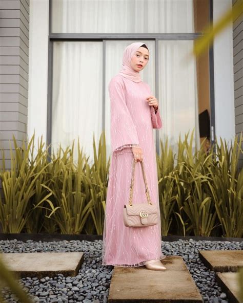 33 Konsep Terpopuler Baju Kondangan Outdoor Hijab
