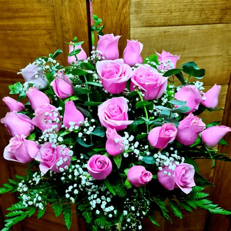 Arreglo Con Rosas Rosadas En Florero Florería Liliana