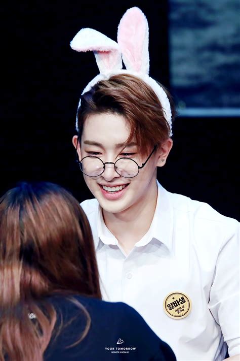 [appreciation] wonho with glasses is the most beautiful thing ever celebrity photos onehallyu