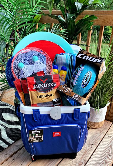 Get fantastic father's day gifts delivered in as little as 4 hours with our fast track same day home delivery for £3.95. Summer Fun Father's Day Gift Basket Idea - Uncommon Designs