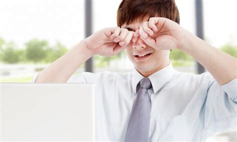 How To Prevent Getting Tired Eyes From Staring At The Computer Smart Tips