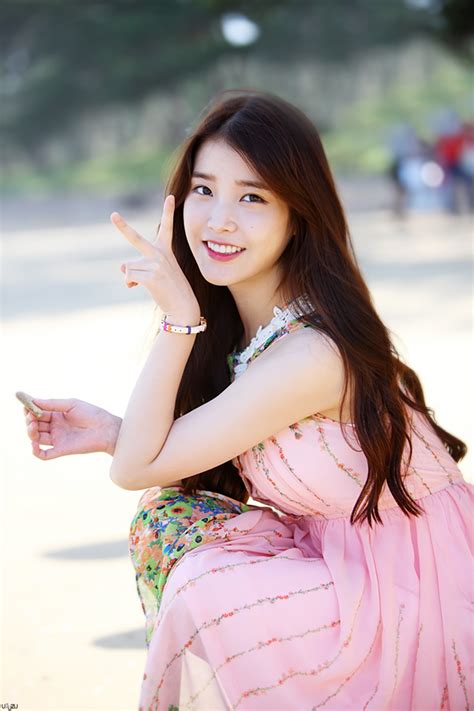 While still in middle school, iu auditioned for various talent agencies with ambitions of becoming a singer. IU Image #29136 - Asiachan KPOP Image Board