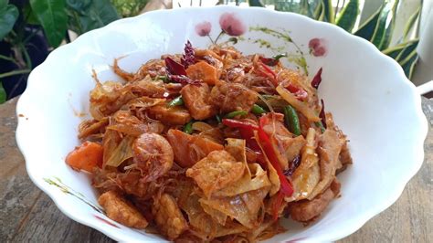 Dari sekian banyak teman nasi tersebut, kali ini idn times akan berbagai resep sambal goreng kentang yang mantap dan bisa kamu coba di rumah. Resepi Sambal Goreng Jawa Padu - YouTube