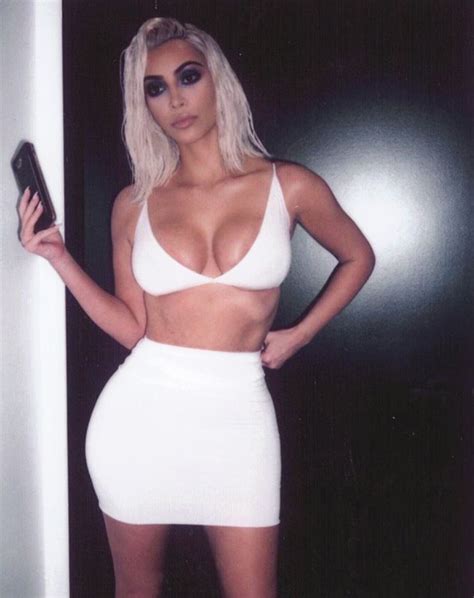 Kim Kardashian Shows Off 24 Inch Waist In New Sexy Instagram