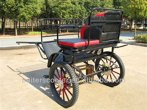 Luxury Two Wheels Horse Carthorse Drawn Carthorse Carriage Horse