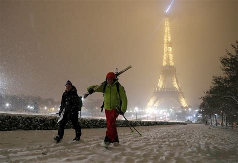 25 Photos Of Snow Covered Paris Looking Even More Beautiful Than Normal