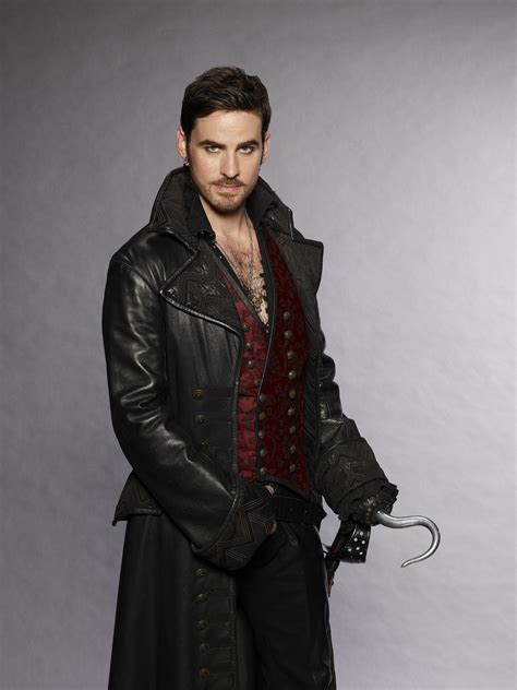 Once Upon A Time Captain Killian Hook Jones Season 7 Official Picture Once Upon A Time Foto