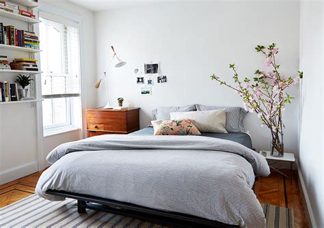 A small bedroom is not a curse. A Medical Resident's Modern & Budget-Friendly Brownstone ...