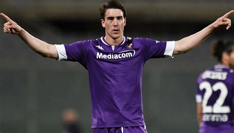 Gianluigi donnarumma fm 2019 profile, reviews, gianluigi donnarumma in football manager 2019, milan, italy, italian, serie a, gianluigi donnarumma fm19. Zlatan Ibrahimovic zittert wegen Knieverletzung um die EM ...