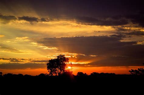 Cottonwood Sunrise Photograph By Bonfire Photography Pixels