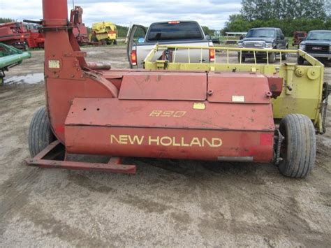 890 New Holland Silage Cutter