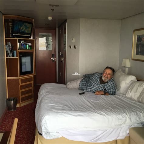 Oceanview cabins feature portholes or picture windows for expanded sea and portside views. Norwegian Spirit Balcony Category