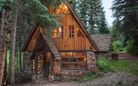Pin By Aaron Storm On Design Cabins In The Woods Forest Cottage