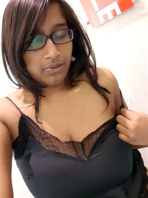 Dusky Tamil Chubby Wife Big Tits Nude Pics Fav Bees