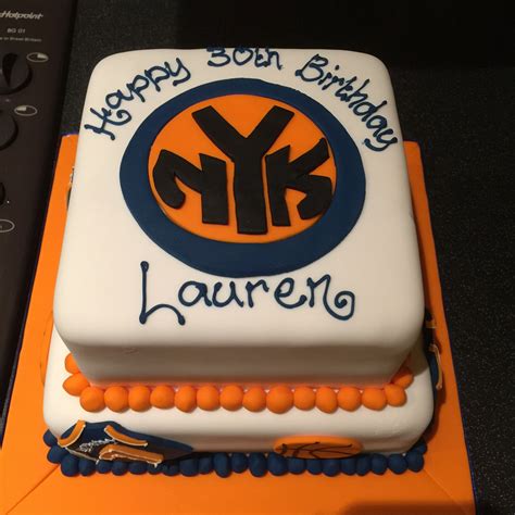New York Knicks Birthday Cake Carmelo Anthony And Basketballs Birthday Fun Birthday New