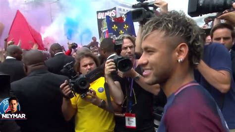 Video Les Ultras Du Psg Ont Réservé Un Accueil De Feu à Neymar