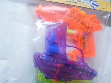 4 Pc Toy Water Pistol Squirt Gun Neon Colors Vintage Ebay