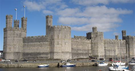 Caernarfon Castle - Dragon Tours