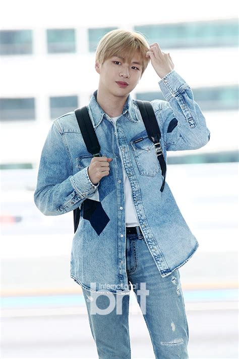 《분량체크》 하트 복근 안착한 녤모예드 yellow 머리 강다니엘 우울증 공황을 극복한 썰! bnt포토 강다니엘 머리 정리도 멋지게 | 한경닷컴