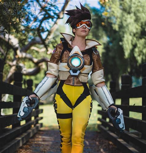 axceleration tracer cosplay overwatch tracer cosplay best cosplay cosplay
