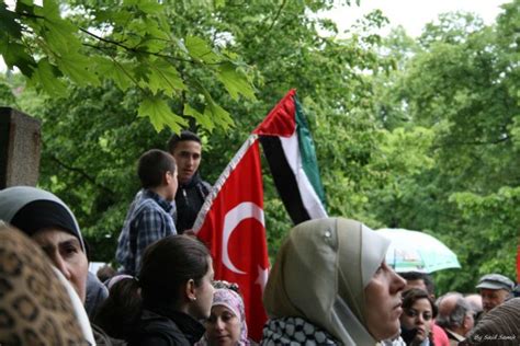 Auch juden, wenn palästinenser demonstrieren. Free Gaza Team - Gebt Besitz zurück.