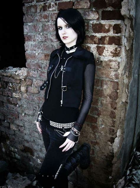 Pin By † † Brian † † On † Goth Punk Emo † Goth Girls Gothic Metal Girl Short Hair Outfits