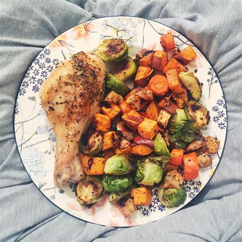 I am looking at meals up to 450 cals as i tend to eat a small lunch and a big dinner +snacks in the evening. A high volume/low calorie dinner: roasted chicken ...