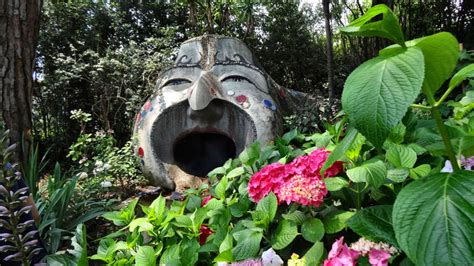 Check spelling or type a new query. André Heller Garten in Gardone am Gardasee - familie ...