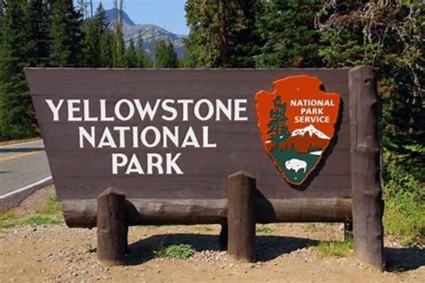 Ynp West Entrance Opens West Yellowstone Visitor Center