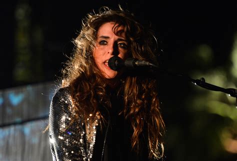 Beach Houses Victoria Legrand Gives Advice To Teen Girls Stereogum