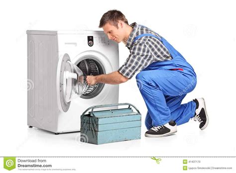 La machine à laver n'évacue pas l'eau et par conséquent le tambour est rempli d'eau. How To Fix a Washing Machine? - The Housing Forum