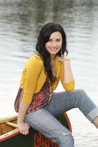 August 20, 1992 in albuquerque, new mexico, united states) is an american singer, songwriter. demi-lovato-camp-rock-hair.jpg (400×601) | Demi lovato ...