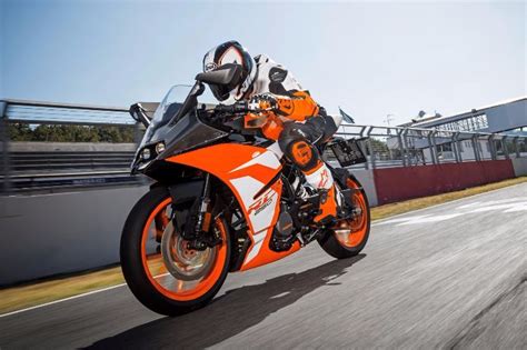 Thankfully, that situation changed drastically not too long ago when ktm malaysia officially introduced the rc 250 and 250 duke models. 2017 KTM RC 250, RM21,500 - Orange KTM, New KTM ...