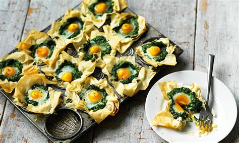 I make homemade pizza a lot, with a variety of toppings, but one that always makes an impression is the egg topping on pizza florentine. Egg Florentine tartlets | Diabetes UK