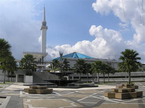 Masjid jamek bandar baru uda. Sultan Ismail Petra Silver Jubilee Mosque