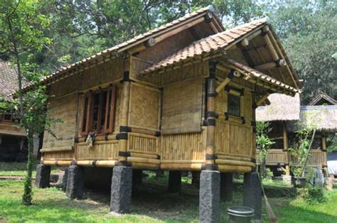 Untuk gazebo model jepang, keempat dindingnya tidak. Kebun Bambu: Rumah Bambu Pilihan yang cantik