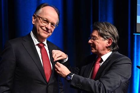 Sinds zijn ontstaan in 1849 heeft de hoge gezondheidsraad altijd als doel gehad om de belgische overheid te ondersteunen op het. Prof. dr. Pim van Gool bij afscheid verrast met ...