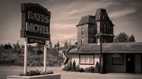 √ Bates Motel Historia Real Cachos E Outras Ondas