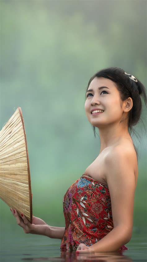 Download Beautiful Asian Girl Lake Photoshoot Free Pure 4k