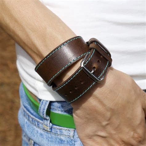 Make Your Apple Watch Strap Do A Leather Loop De Loop
