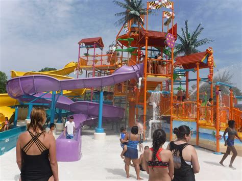 Six Flags America New Splash Water Falls And Crab Feast Fun Moms N