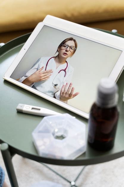 Patient Ayant Une Téléconsultation Avec Un Médecin Photo Gratuite