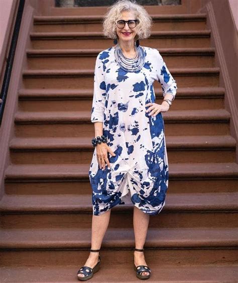 How To Dress After 40 And Still Look Hip Style Tips For Women Over 40 Older Women Dresses